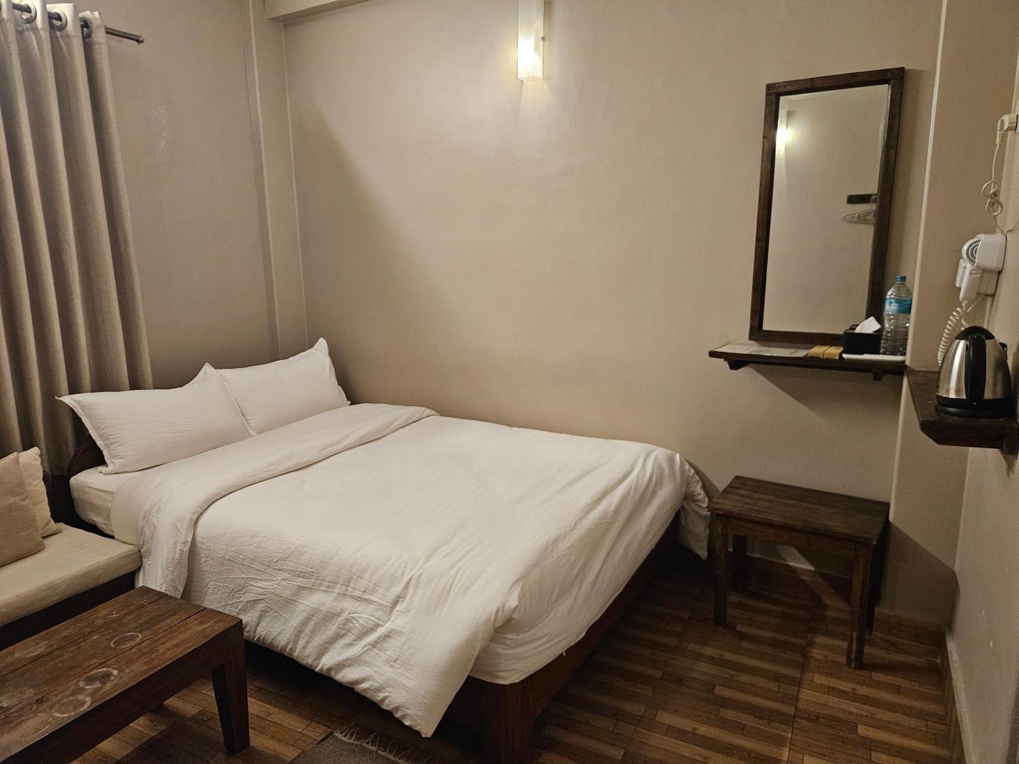 Hotel Blossom Pokhara Habitación foto