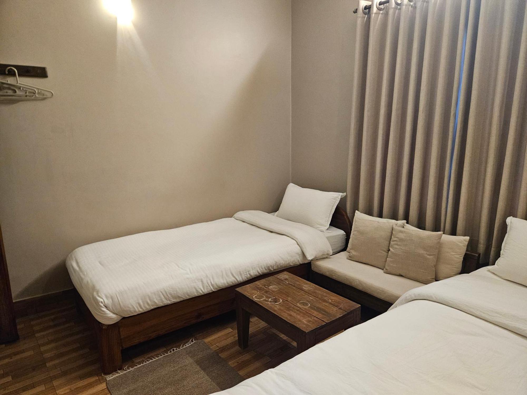Hotel Blossom Pokhara Habitación foto